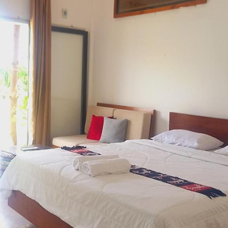 Inang Amang Homestay Labuan Bajo Room photo