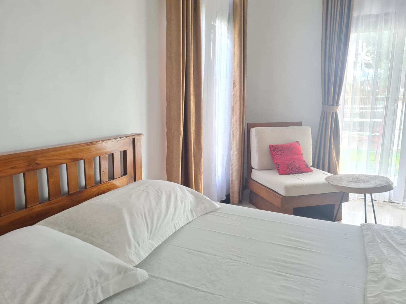 Inang Amang Homestay Labuan Bajo Exterior photo